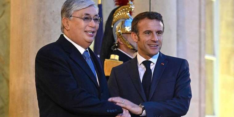 Франция Президенті алғаш рет қазақша ресми жазба жариялады