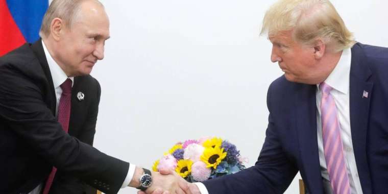 Путин мен Трамп жеке кездесу өткізуге келісті