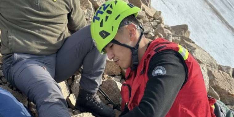 4000 метр биіктіктегі оқиға: құтқарушылар шетелдік туристі аман алып түсті