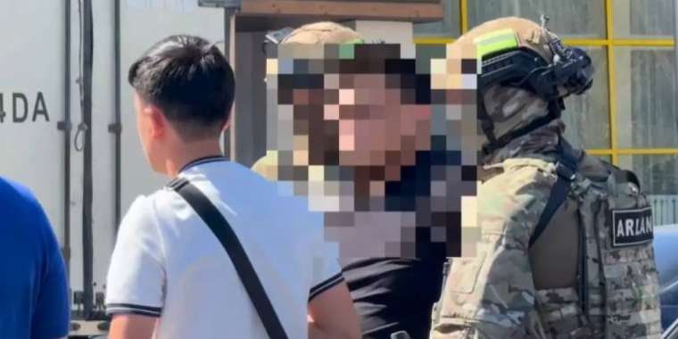 Жетісуда полиция заңсыз вейп сатушыларын ұстады