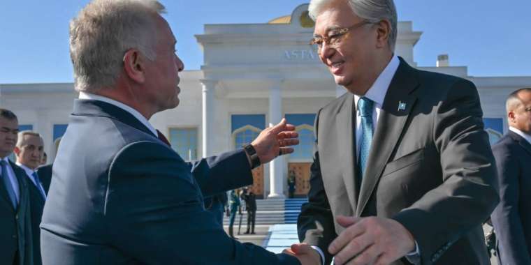 Тоқаев Иордания Королін елорда әуежайынан шығарып салды