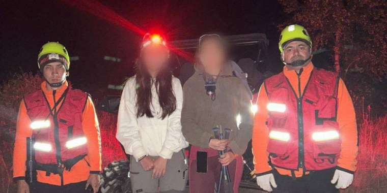 Алматы тауларында 4300 метр биіктіктен екі қыз эвакуацияланды