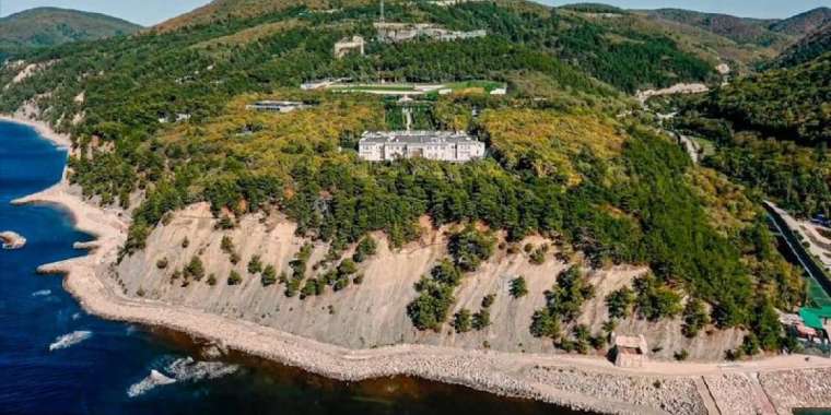 Украина шабуылы: “Путин сарайының” маңында өрт шықты