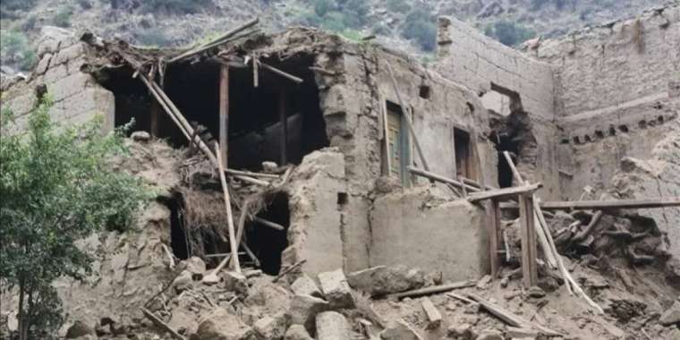 Ауғанстандағы жер сілкінісінен қаза тапқандар 1411 адамға жетті