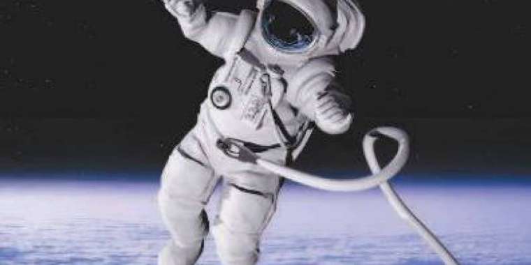 "Ғарыштан" хабарласқан алаяқ