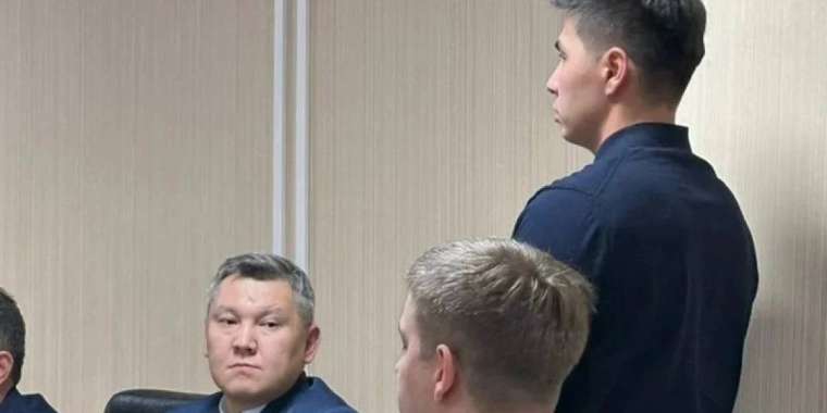 Блогер Ерболат Жанәбілов сотта кінәсін мойындамады