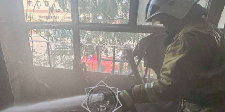 Таразда пәтерден өрт шығып, 20 адам эвакуацияланды