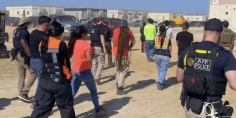 Сеул АҚШ-тағы рейд кезінде ұсталған оңтүстіккореялықтарды елге қайтарады