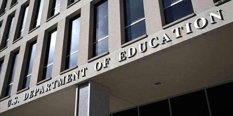 АҚШ аз ұлттан шыққан студенттерді қаржыландыруды тоқтатты