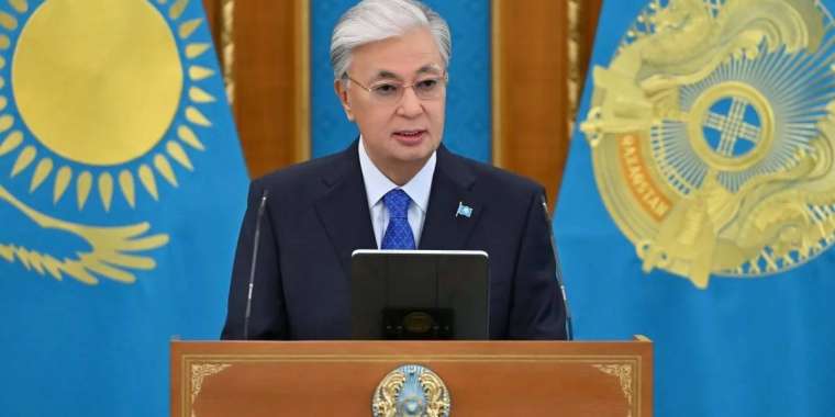 Президент бокстан Әлем чемпионатында топ жарған боксшыларды құттықтады