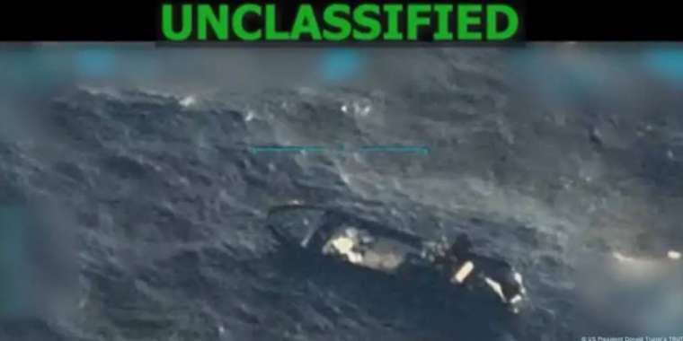 Есірткі тасымалы: АҚШ Доминикан жағалауында ұшқыр қайыққа соққы жасады