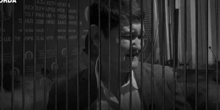 «Асылып өлді дегенге сенбеңіздер»: Алматыда Думан Мұхаммедкәрімнің хаты оқылды