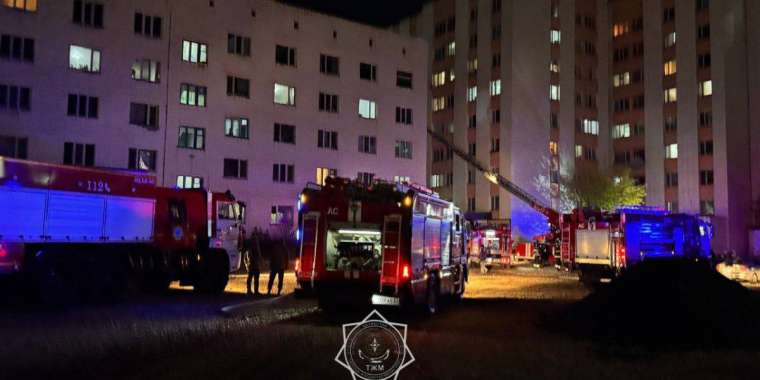 Бес қабатты үйдегі өрт: құтқарушылар 28 тұрғынды эвакуациялады