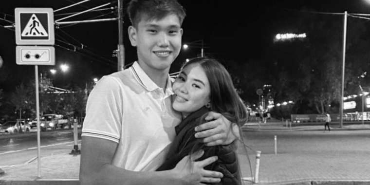 «Мақтанамын»: Смақовтың қызы сүйіктісі Шерхан Қалмырзаға қолдау көрсетті