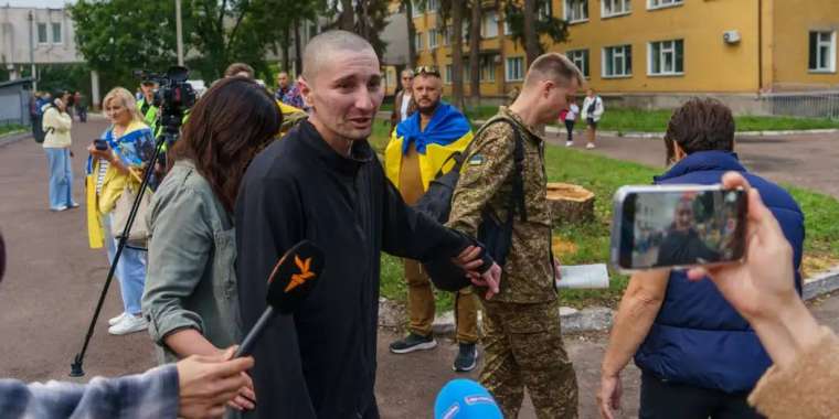 Ресей мен Украина 185 тұтқын сарбазымен алмасты