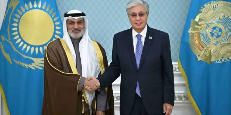 Порно ұлы және сүйкімді ана