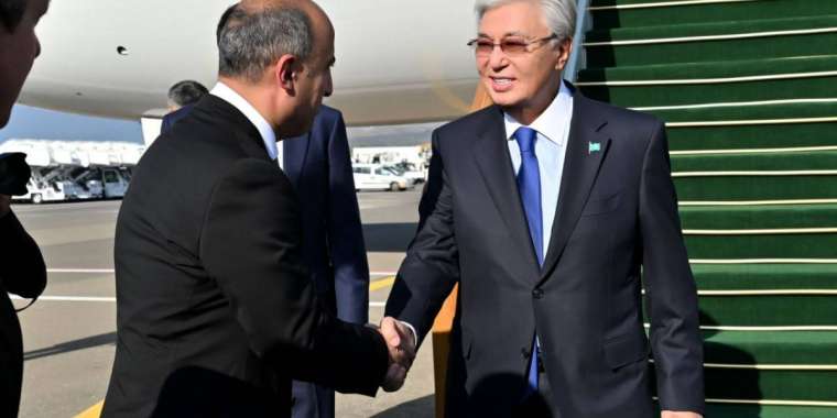 Қасым-Жомарт Тоқаев Әзербайжанға барды