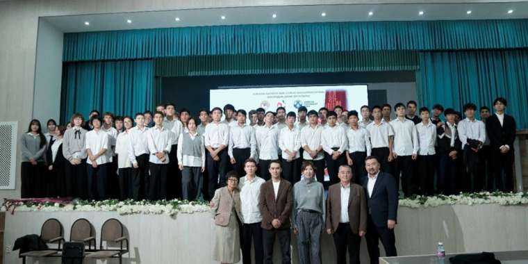 Өз саласының табысты мамандары жастармен кездесті