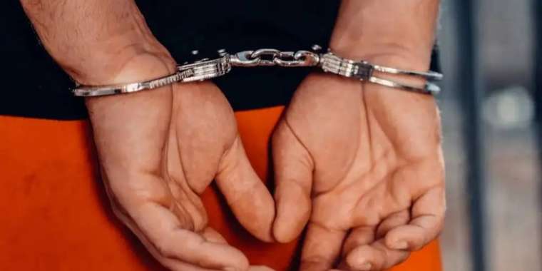 Түркістанда мүгедекті зорлаған үш адам сотталды