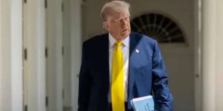 Трамп Газа бойынша келісімге қол қою үшін Мысырға барады