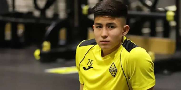 «Ақша жібермеңіздер»: Дастан Сәтпаев желі қолданушыларына үндеу жасады