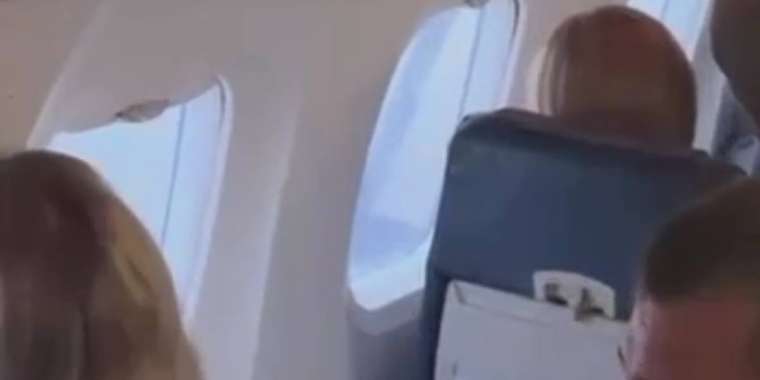 Қостанайдан Астанаға ұшқан Qazaq Air ұшағы ақау анықталып, кері қонды