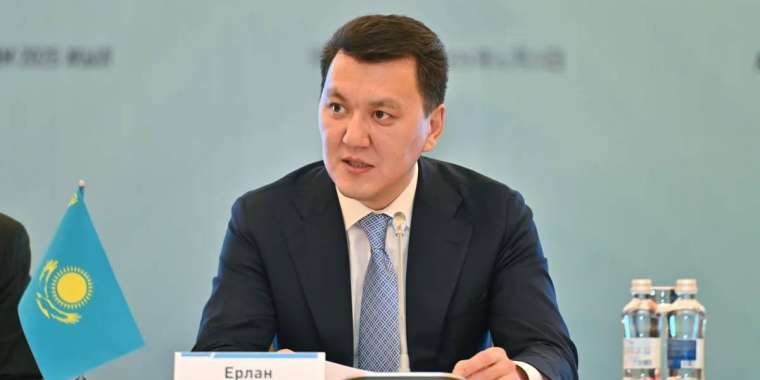 Ерлан Қарин: Алдағы өзгерістер ауқымы жаңа Конституция қабылдағанмен бірдей