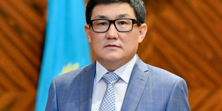 Әділет Қожанбаев Семейдің әкімі болып сайланды