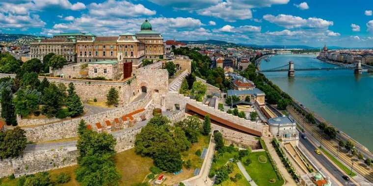 Венгрия Путинді Халықаралық қылмыстық соттың ордері бойынша қамауға алмайды