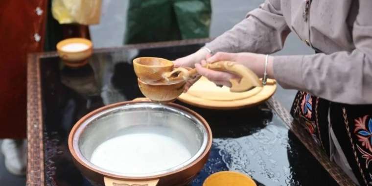 Ақмолалық жеті тұрғын қымыздан улануы мүмкін