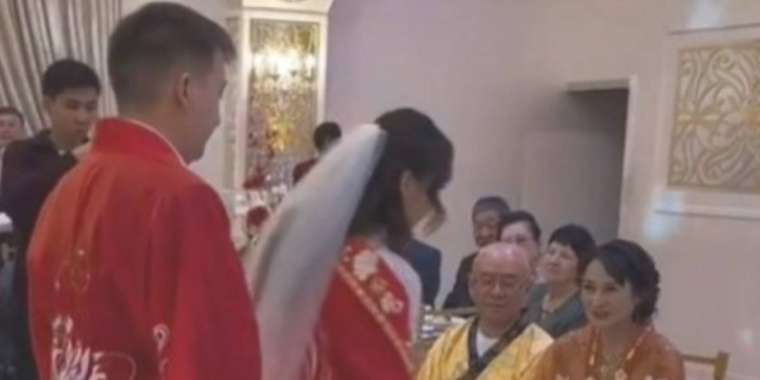 Асылхан Төлеповтің қарындасының үйлену тойы желіде талқыға түсті