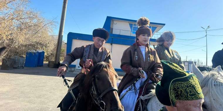 Қытайдан келген ерлі-зайыпты Тоқаевқа тұлпар сыйлағысы келетінін айтты