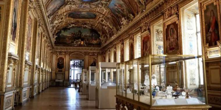 Лувр мұражайын тонауға қатысы бар екі күдікті ұсталды