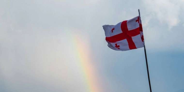 Грузияның экс-президенті Тбилисидегі үкіметке қарсы митингке қатысты