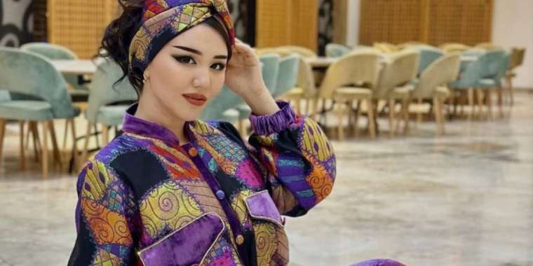 Атыраулық қыз марқұмдардың жалғанған кірпіктерін алып, жерлеуге көмектеседі