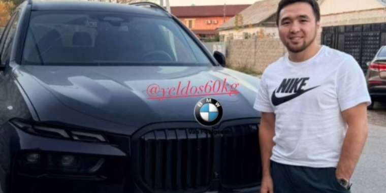 Елдос Сметов көпшілікке су жаңа көлігін көрсетті