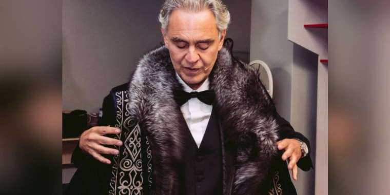 Атақты Андреа Бочелли қазақтың шапанын киді