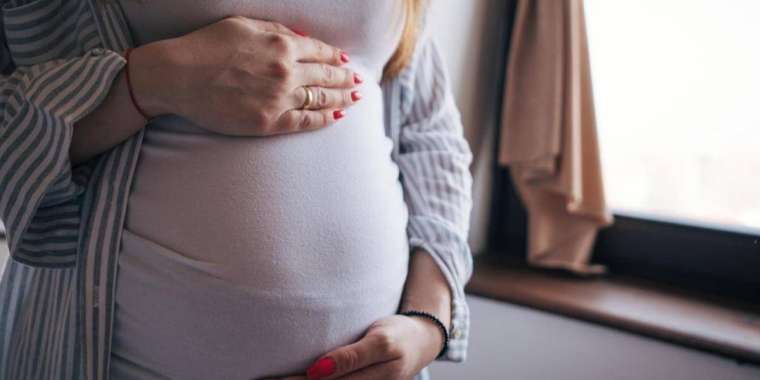 Мектептегі 35 жастағы мұғалім өзінің оқушысынан жүкті болып қалды