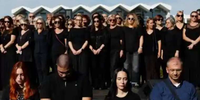 Сербияда мыңдаған адам митингке шықты