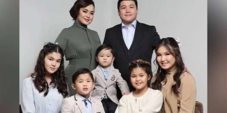 "Мен балаларыммен біргемін": Тұрсынбек Қабатов Мөлдірдің сөзін жоққа шығарды