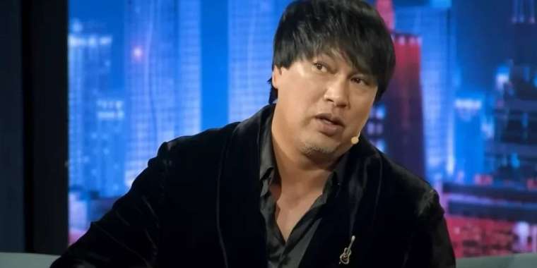 "Әйелді бақытты қылу -үлкен іс". Әнші Бүркіт даулы тақырыпқа байланысты ойын айтты