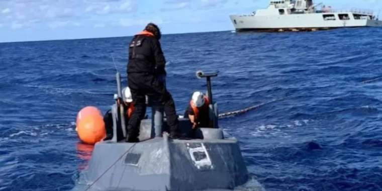 Қылмыстағы инновация. Португалдар есірткі тиеген сүңгуір қайықты ұстады