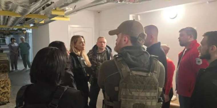 Актриса Анджелина Джоли Украинаға барды