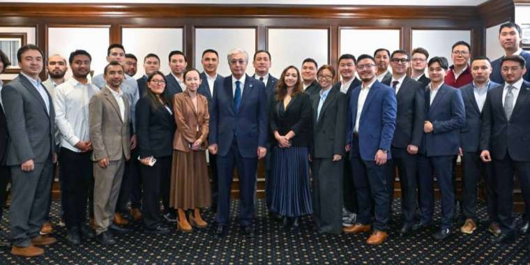 Президент АҚШ-тағы қазақстандық ІТ мамандармен кездесті