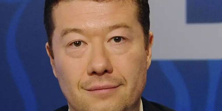 Чехия парламентінің жаңа спикері ғимараттан Украина туын алып тастады