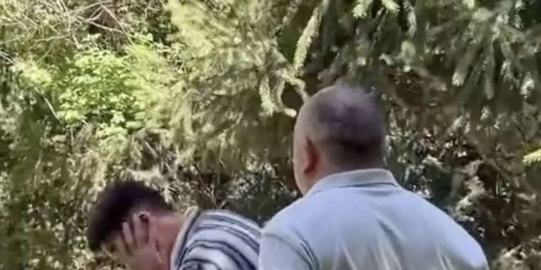 "Абыройдан жұрдай болды-ау": Қуандық Шәкіржановтың жас жігітті ұрып, жұрттың сынына қалды (ВИДЕО)