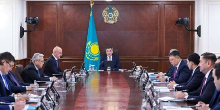 Олжас Бектенов: министрліктер мен әкімдіктер халық шағымына дереу жауап берсін!