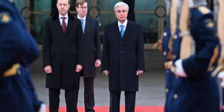 Тоқаев Путиннің шақыруымен Мәскеуге мемлекеттік сапармен барды