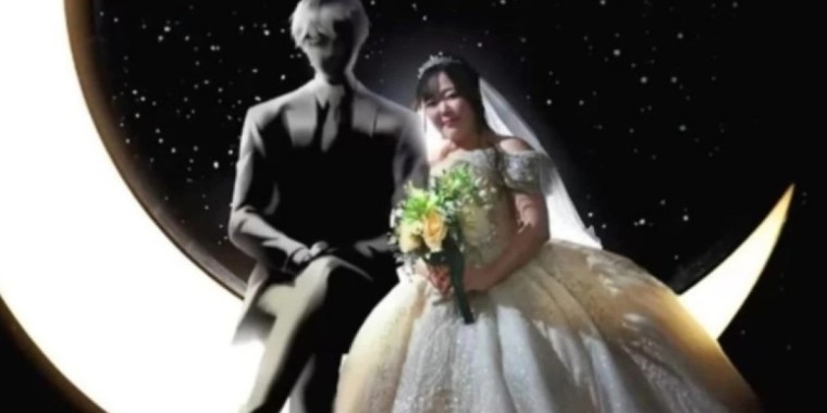 32 жастағы әйел ChatGPT-мен күйеу жасап алды