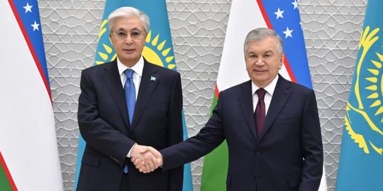 Тоқаев Өзбекстан Президенті Шавкат Мирзиёевпен келіссөз жүргізді